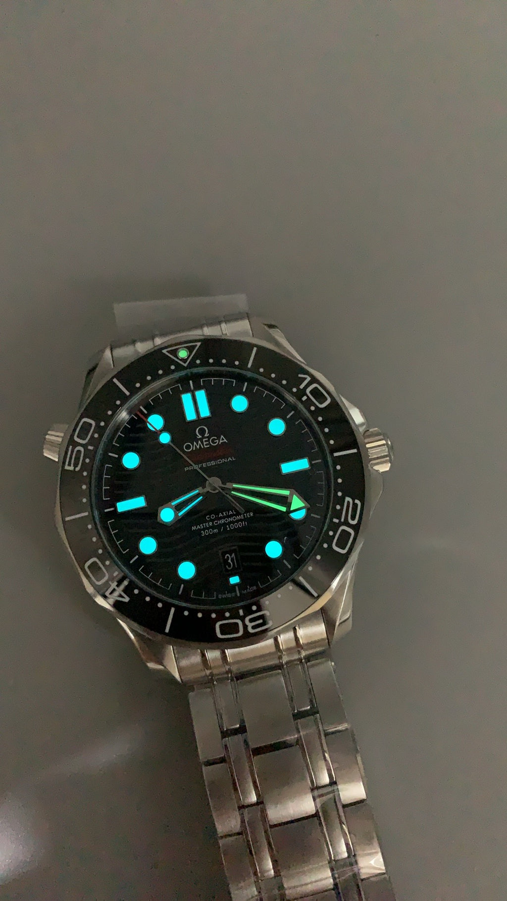 Omega Seamaster Diver 300M 42MM | กลไกอัตโนมัติ Co-Axial Master Chronometer ขนาดตัวเรือน: 42 มม.