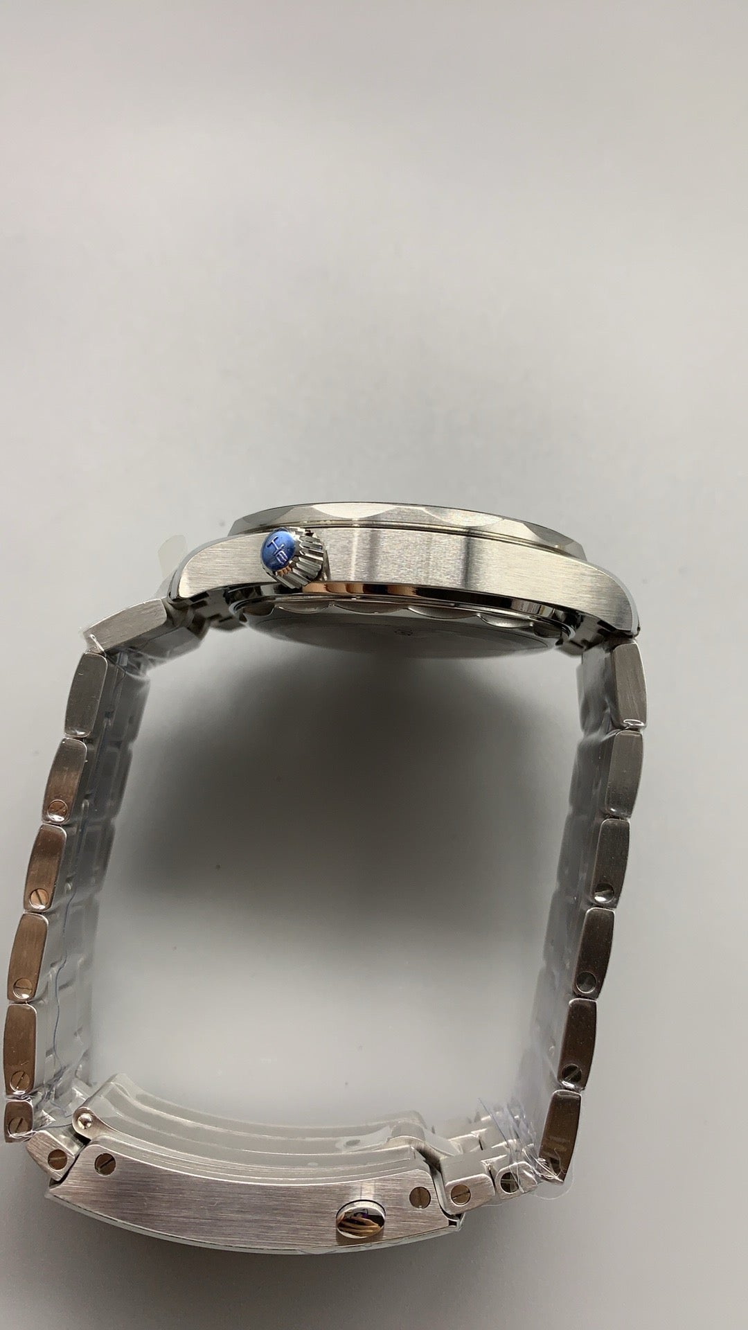 Omega Seamaster Diver 300M 42MM | กลไกอัตโนมัติ Co-Axial Master Chronometer ขนาดตัวเรือน: 42 มม.