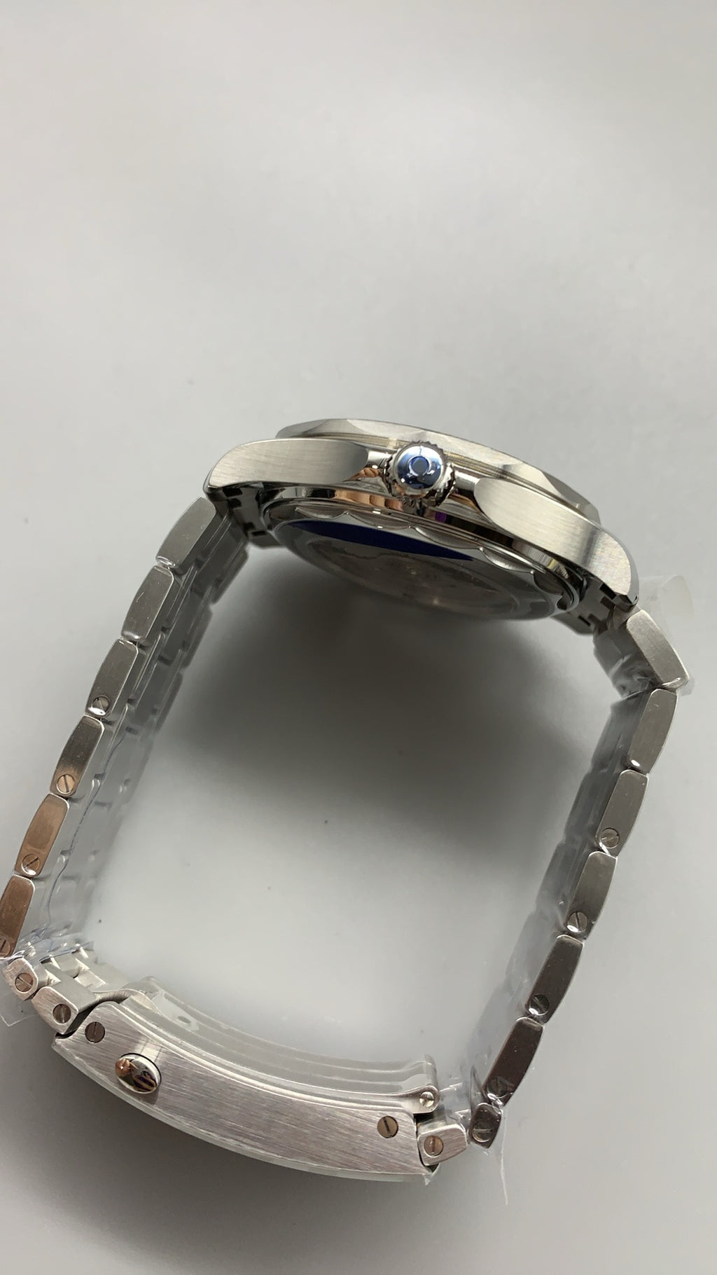 Omega Seamaster Diver 300M 42MM | กลไกอัตโนมัติ Co-Axial Master Chronometer ขนาดตัวเรือน: 42 มม.