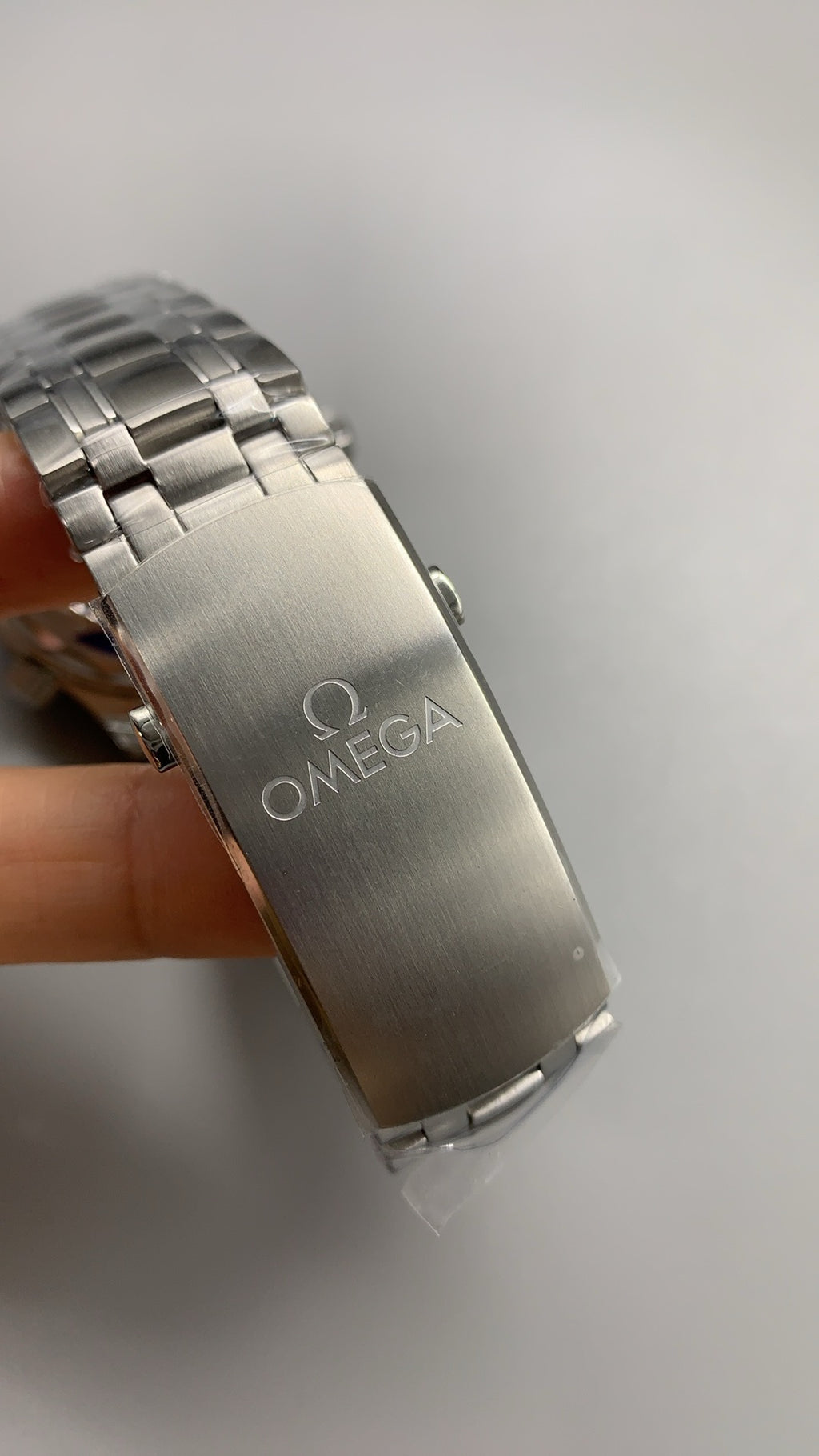 Omega Seamaster Diver 300M 42MM | กลไกอัตโนมัติ Co-Axial Master Chronometer ขนาดตัวเรือน: 42 มม.