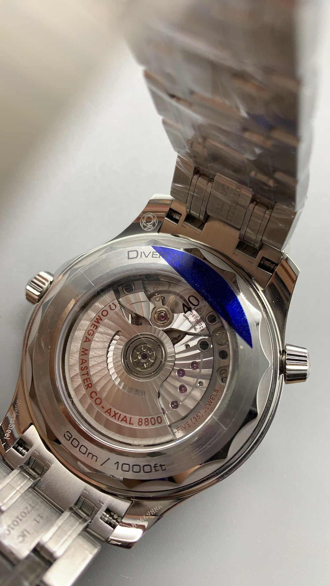 Omega Seamaster Diver 300M 42MM | กลไกอัตโนมัติ Co-Axial Master Chronometer ขนาดตัวเรือน: 42 มม.