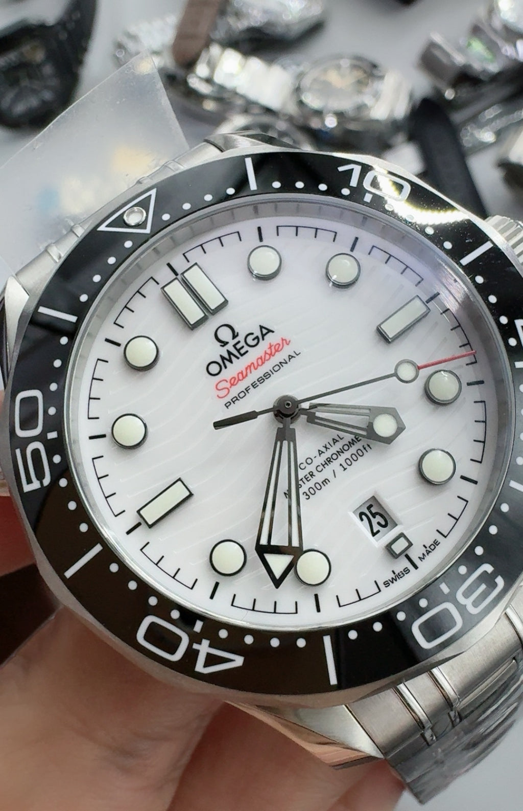 Omega Seamaster Diver 300M 42MM | กลไกอัตโนมัติ Co-Axial Master Chronometer ขนาดตัวเรือน: 42 มม.