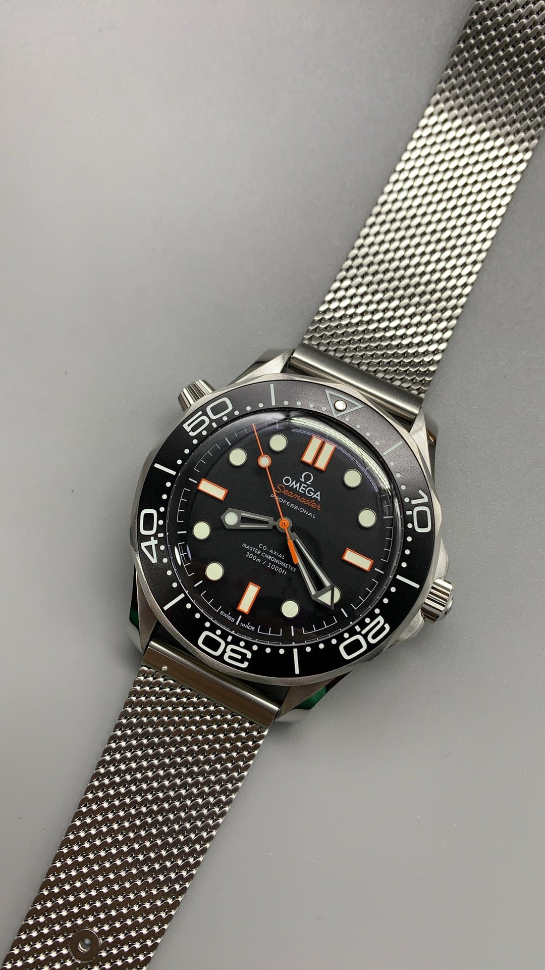 Omega Seamaster Diver 300M 007 Edition 42MM | กลไกอัตโนมัติ Co-Axial Master Chronometer