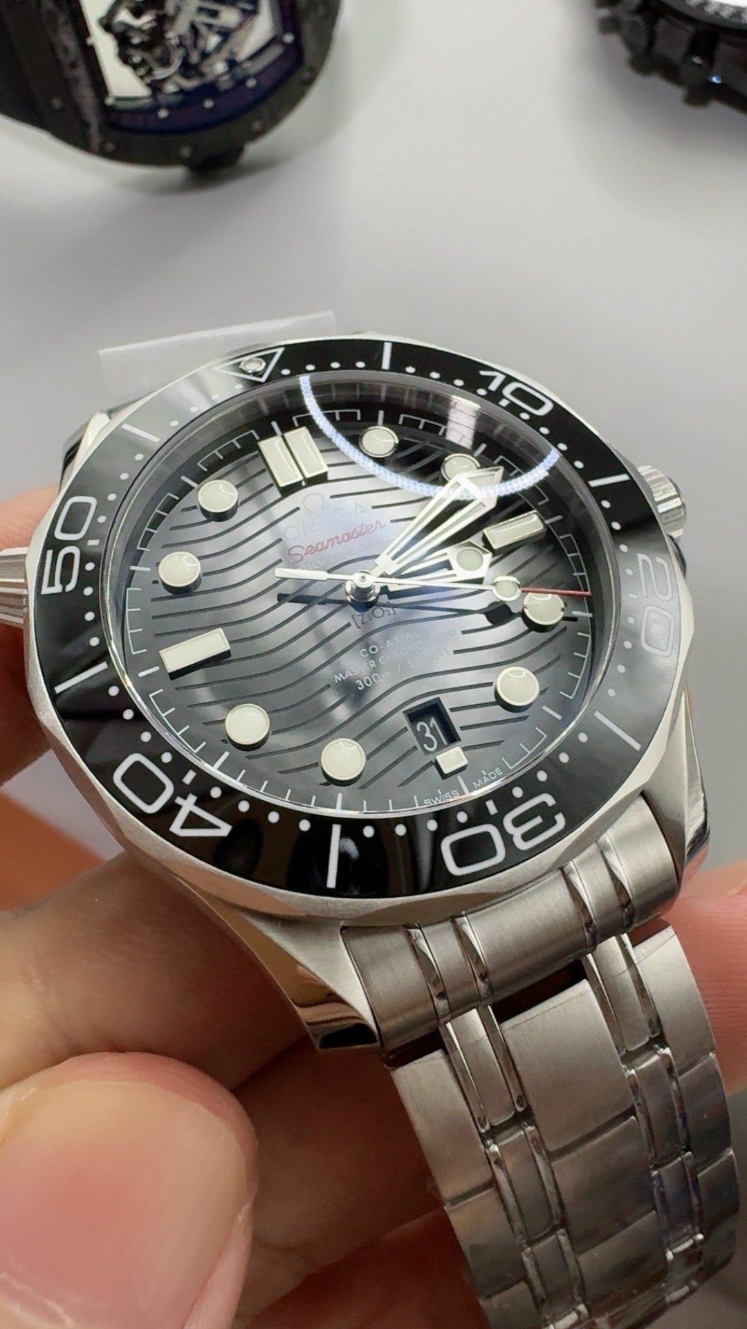 Omega Seamaster Diver 300M 42MM | กลไกอัตโนมัติ Co-Axial Master Chronometer ขนาดตัวเรือน: 42 มม.