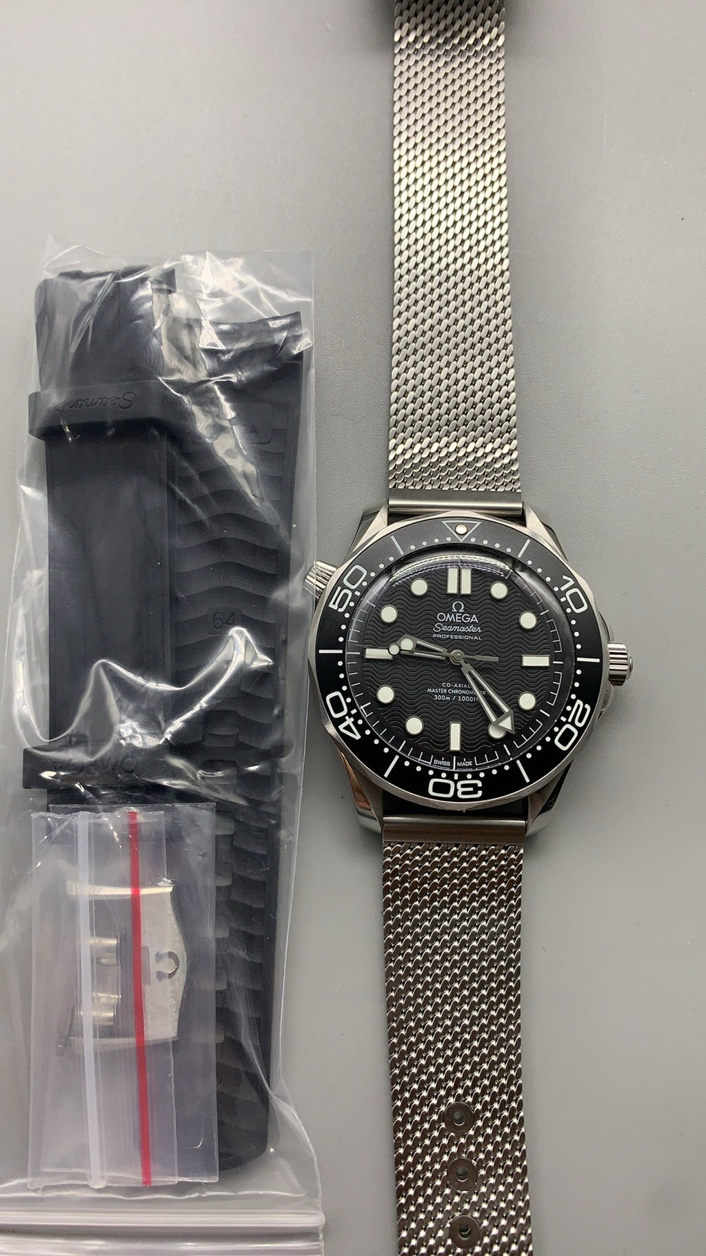 Omega Seamaster Diver 300M 007 Edition 42MM | หน้าปัดสีดำ | กลไกอัตโนมัติ Co-Axial Master Chronometer