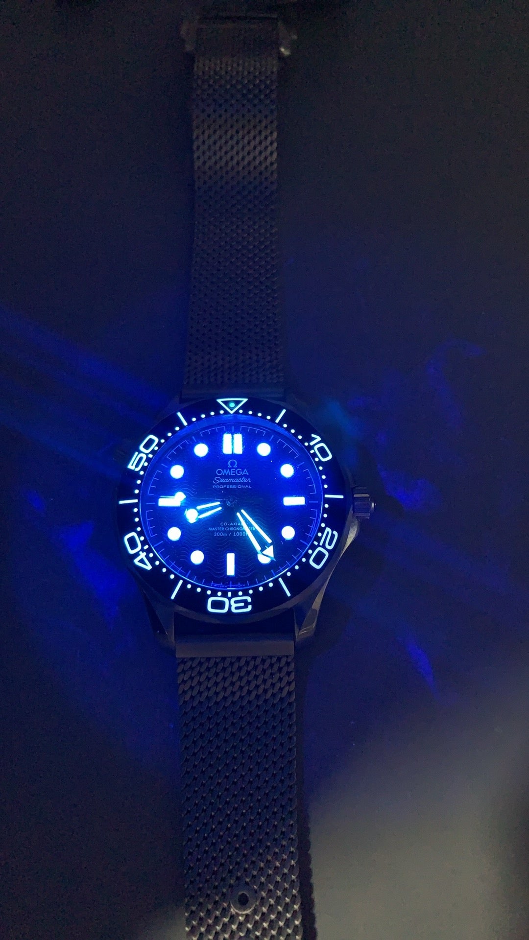 Omega Seamaster Diver 300M 007 Edition 42MM | หน้าปัดสีดำ | กลไกอัตโนมัติ Co-Axial Master Chronometer